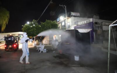 Desinfectan y sanitizan las plazas de Bahía de Banderas