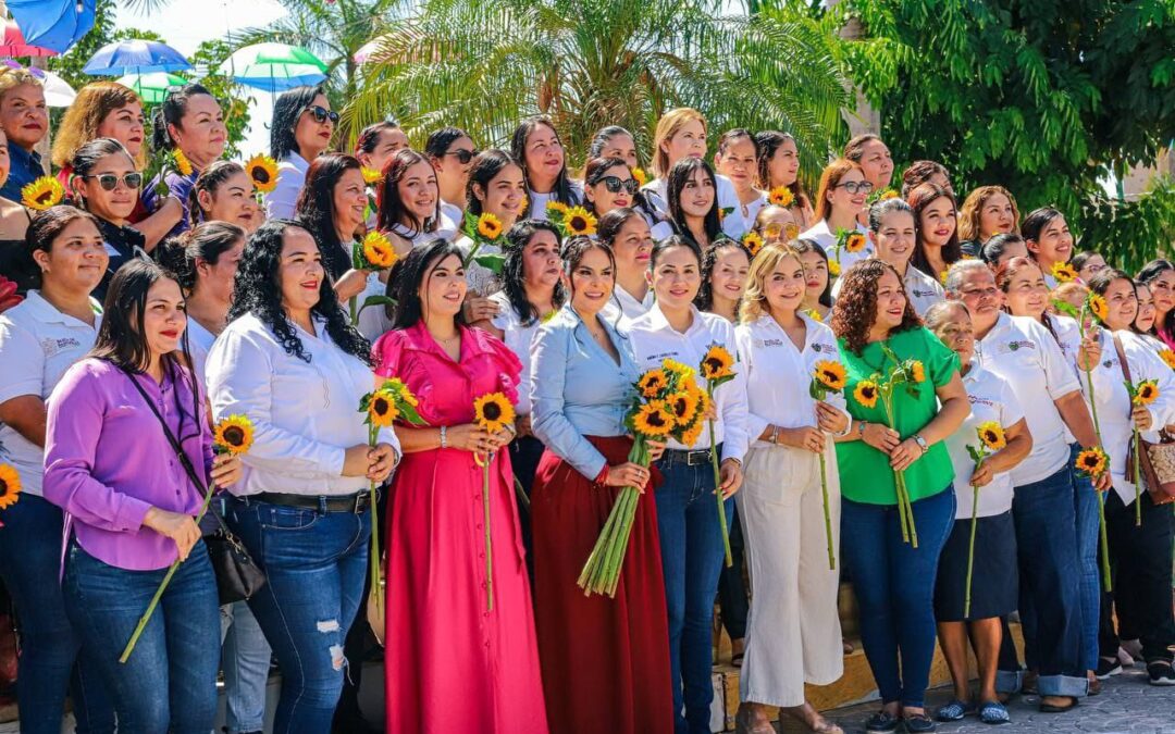 La presidenta municipal reconoce la labor de las madres trabajadoras del XI Ayuntamiento de Bahía de Banderas