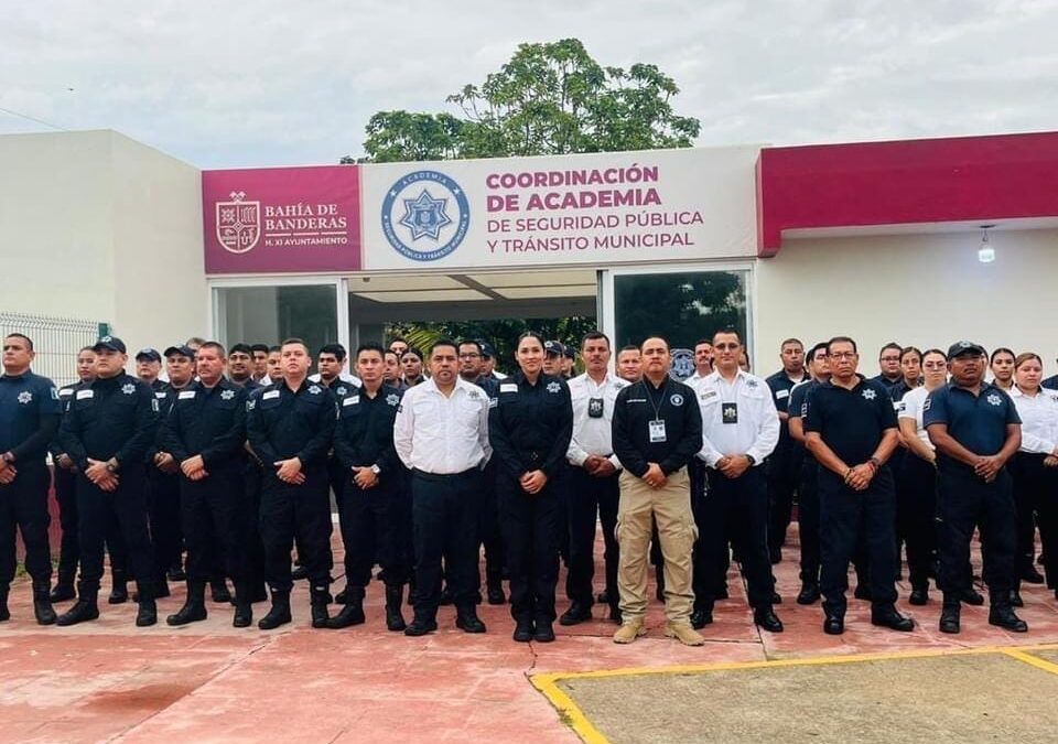 Continúa en Bahía de Banderas la formación de policías municipales
