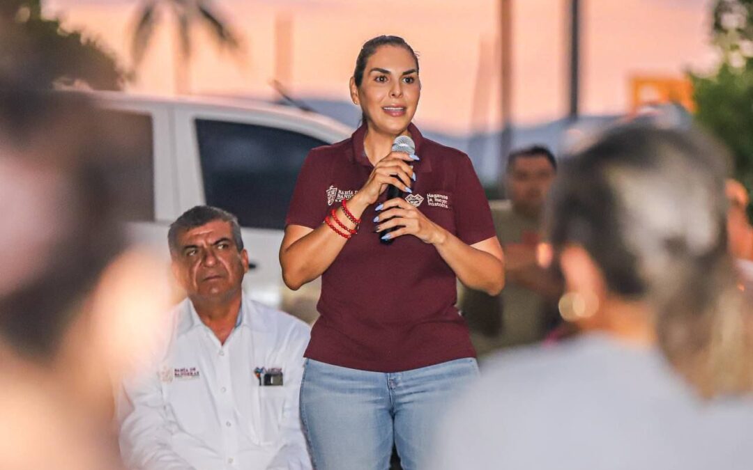 Se compromete Mirtha Villalvazo a llevar Servicio de agua potable para la colonia Villas de San Vicente