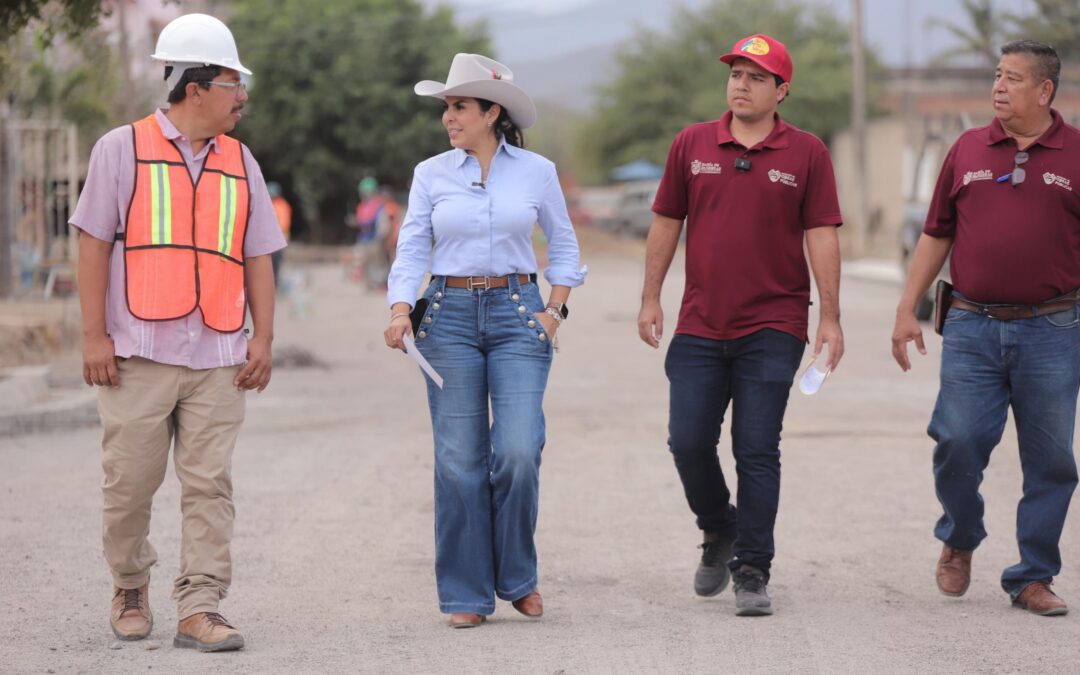 Supervisa la presidente de Bahía de Banderas, Mirtha Villalvazo, la construcción de dos calles en San Juan de Abajo