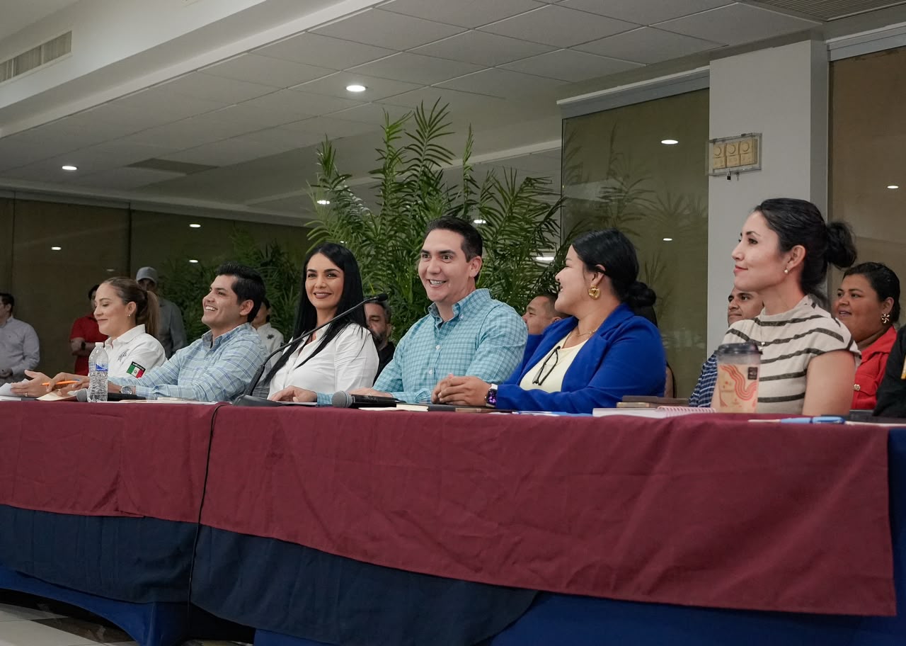 Héctor Santana presenta resultados y anuncia nuevas obras para Bahía de Banderas