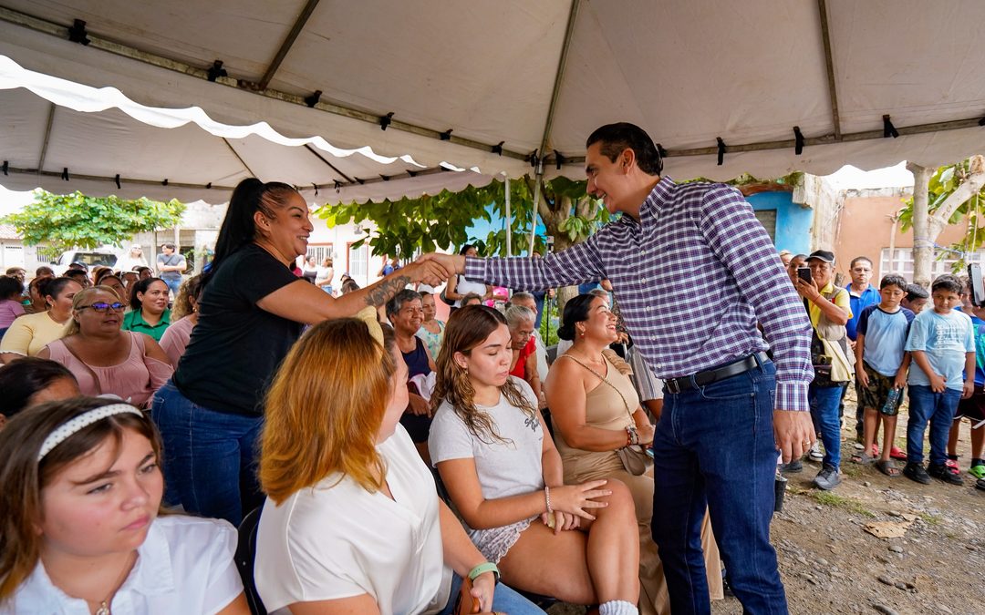 “La gente quiere hechos y resultados”: Héctor Santana arranca obra en la calle Amapa