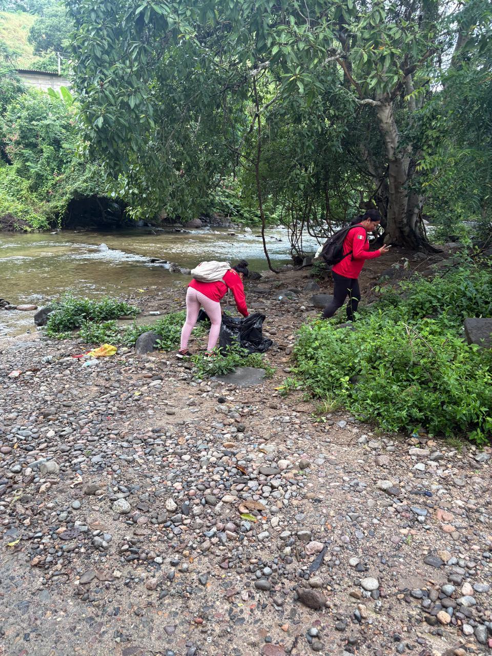 Continúa SISEP con limpieza de canales para prevenir inundaciones en Bahía de Banderas